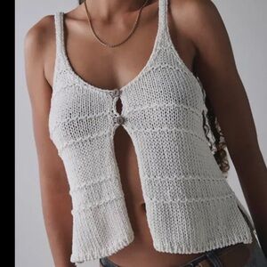 Kimchi Blue Kiara Split-Front Flyaway Sweater Tank Top